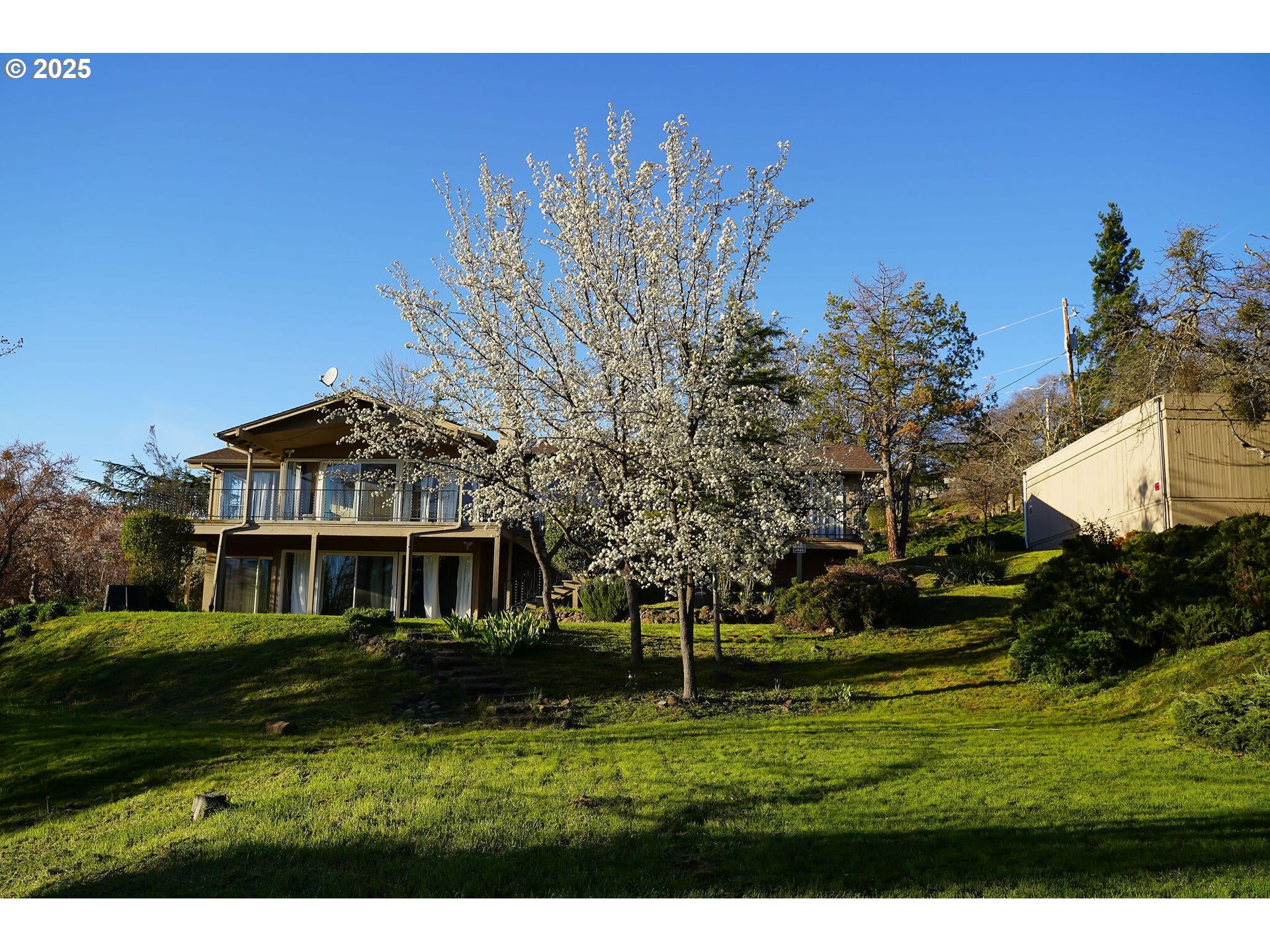 3676 Princeton Way Medford, OR 97504 - Photo 31 of 48