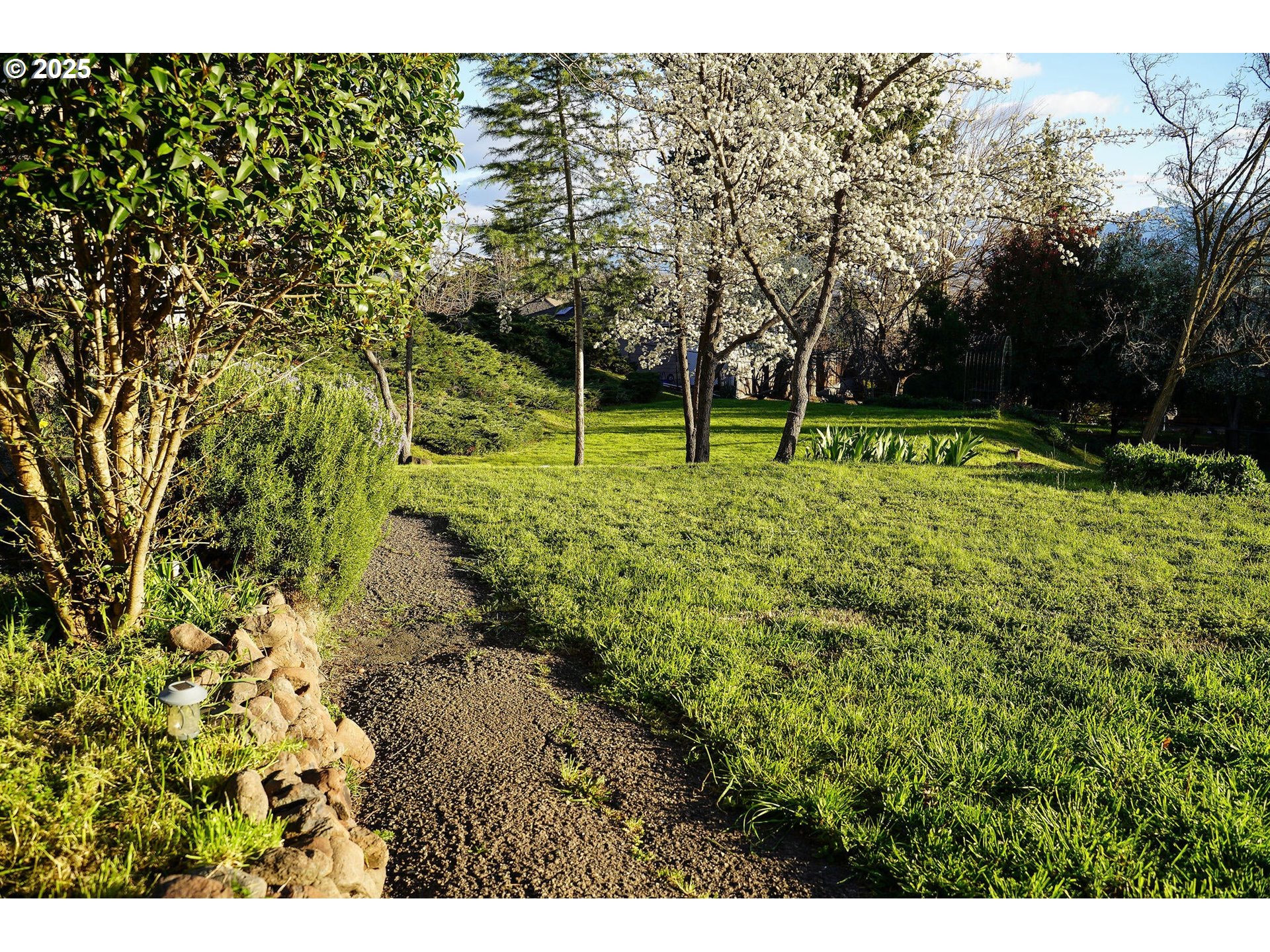 3676 Princeton Way Medford, OR 97504 - Photo 35 of 48