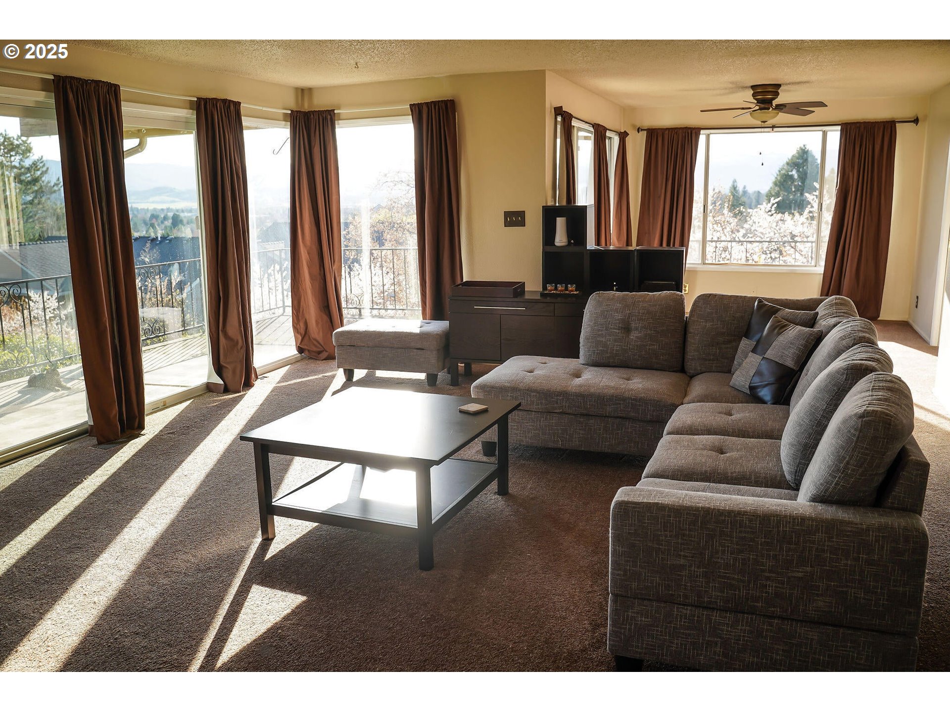 3676 Princeton Way Medford, OR 97504 - Photo 6 of 48