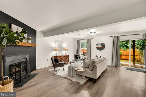 $475,000 | 19123 Grotto Lane, Germantown, MD 20874