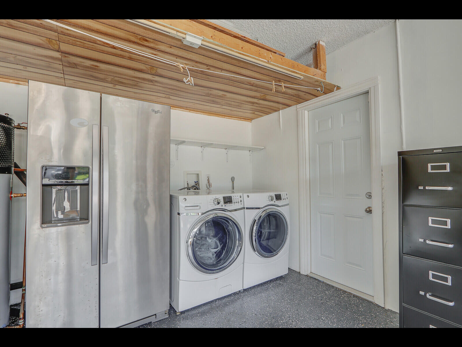 609 Oak Terrace Jupiter, FL 33458 - Photo 23 of 28 a view of utility room