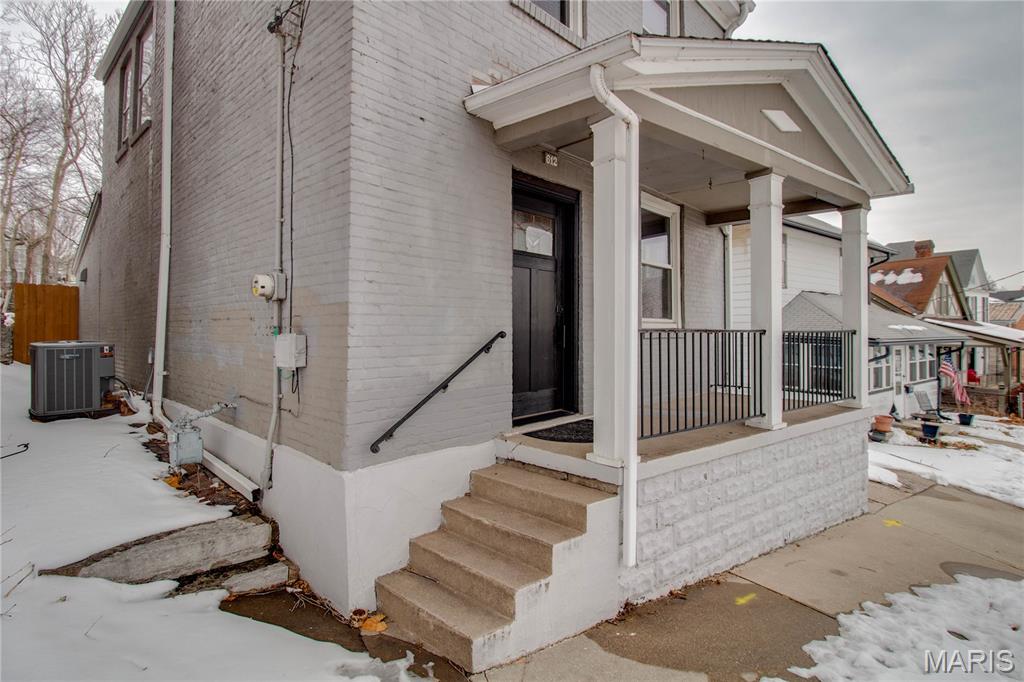 612 East 4th Street Alton, IL 62002 - Photo 4 of 35