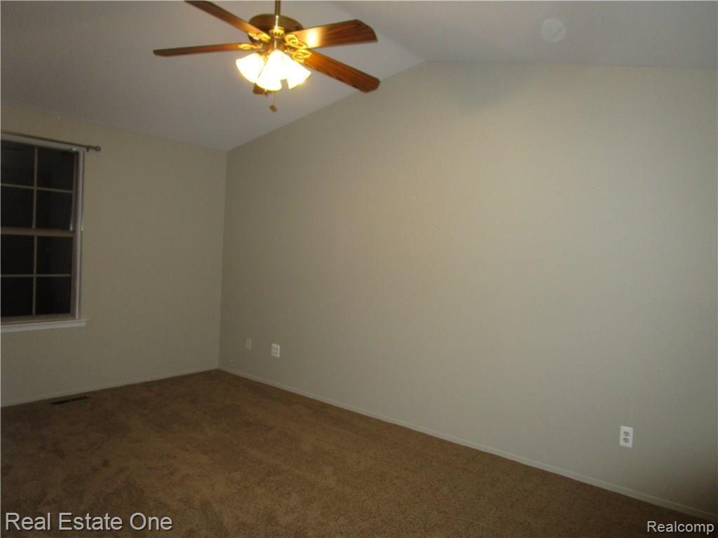 130 Pine Tree Ridge, Unit 50 Waterford, MI 48327 - Photo 18 of 22