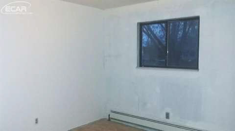 1129 Bone Road Fenton, MI 48430 - Photo 8 of 14 20425377-7.JPG