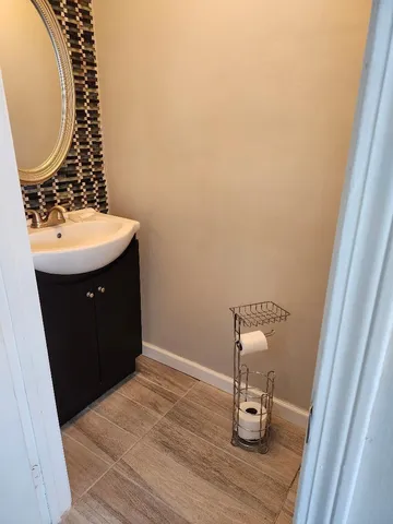 $375,000 | 1433 Bristol Avenue, Westchester, IL 60154