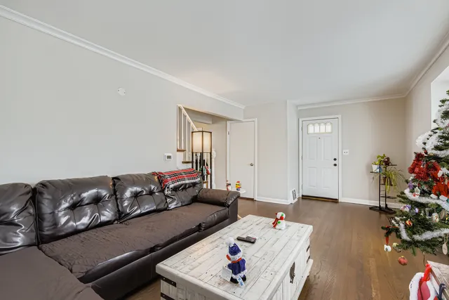 $375,000 | 1433 Bristol Avenue, Westchester, IL 60154