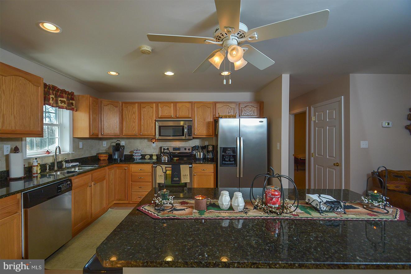 344 Pysell Road McHenry, MD 21541 - Photo 25 of 29 Kitchen