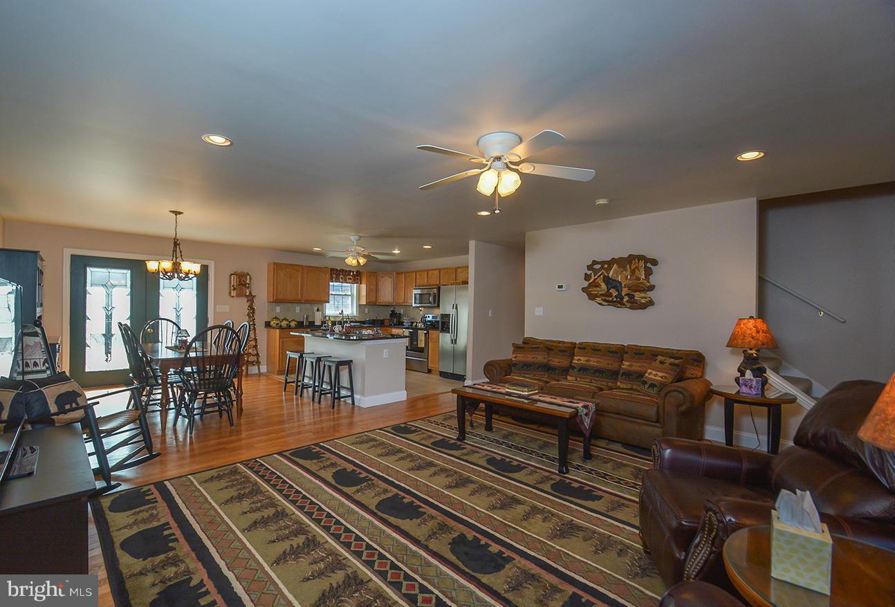 344 Pysell Road McHenry, MD 21541 - Photo 5 of 29 Living Room