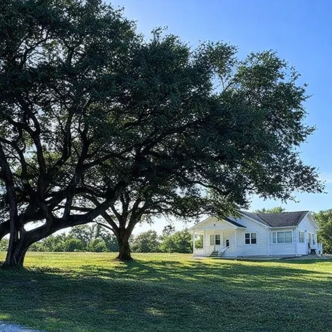 $240,000 | 248 County Road 378, Hallettsville, TX 77964