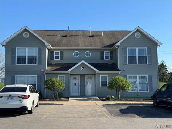 $250,000 | 4331 Berkley Place, Unit O4, Hamburg, NY 14075