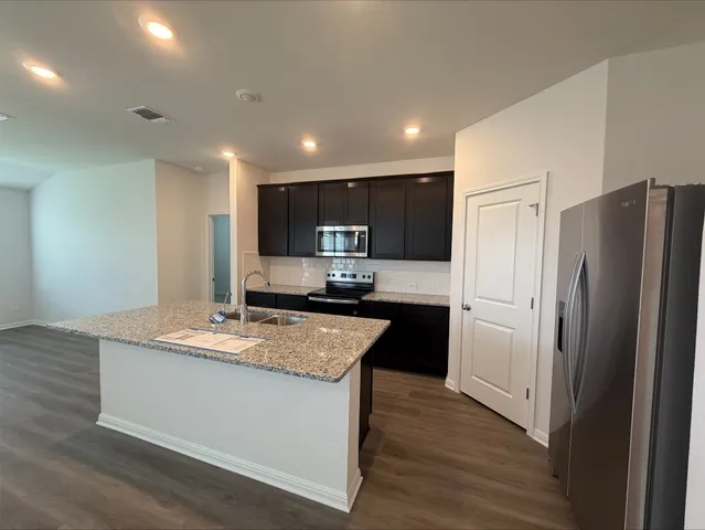 $279,990 | 113 Honey Bee Road, Jarrell, TX 76537