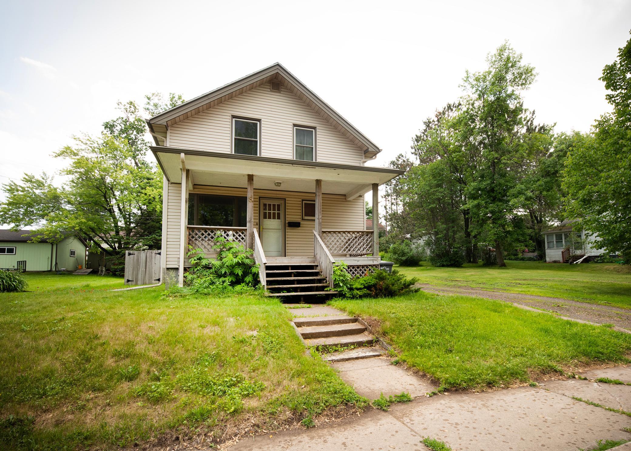 8 2nd Street Proctor, MN 55810 - Photo 1 of 21 Gallery Image 1