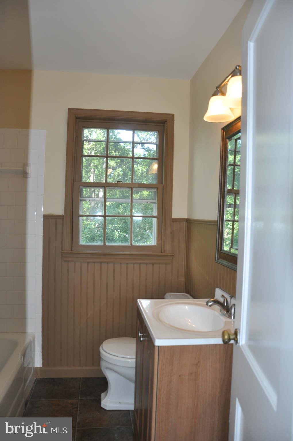 8919 1st Avenue Silver Spring, MD 20910 - Photo 16 of 19 Bath