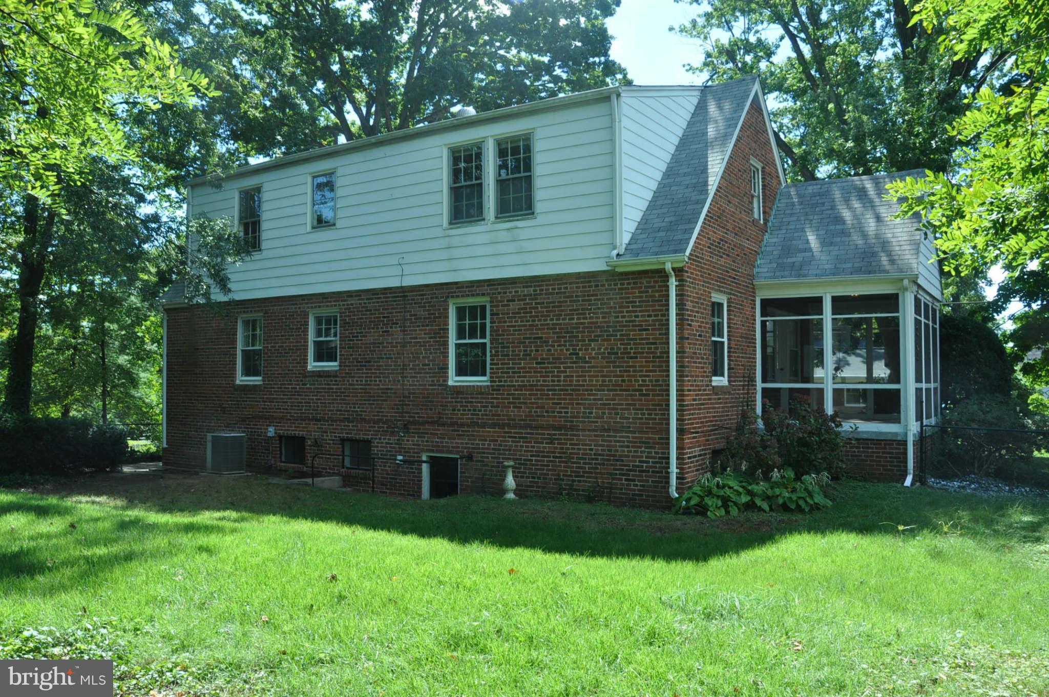 8919 1st Avenue Silver Spring, MD 20910 - Photo 3 of 19 Exterior (Rear)