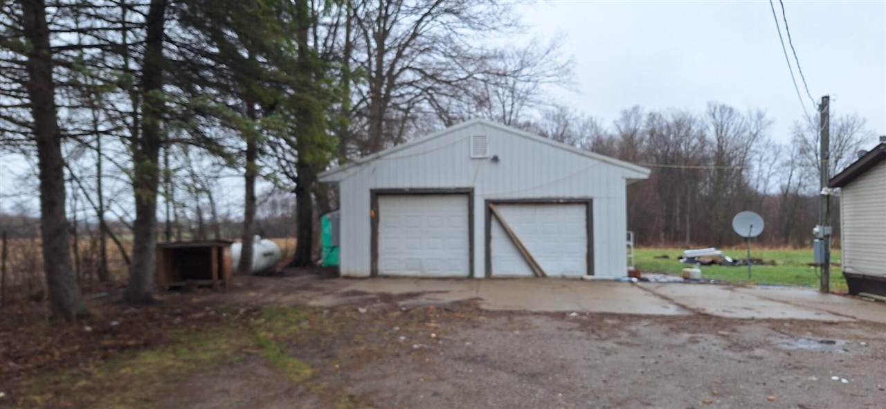 1251 East Station Road Sheridan, MI 48884 - Photo 8 of 11