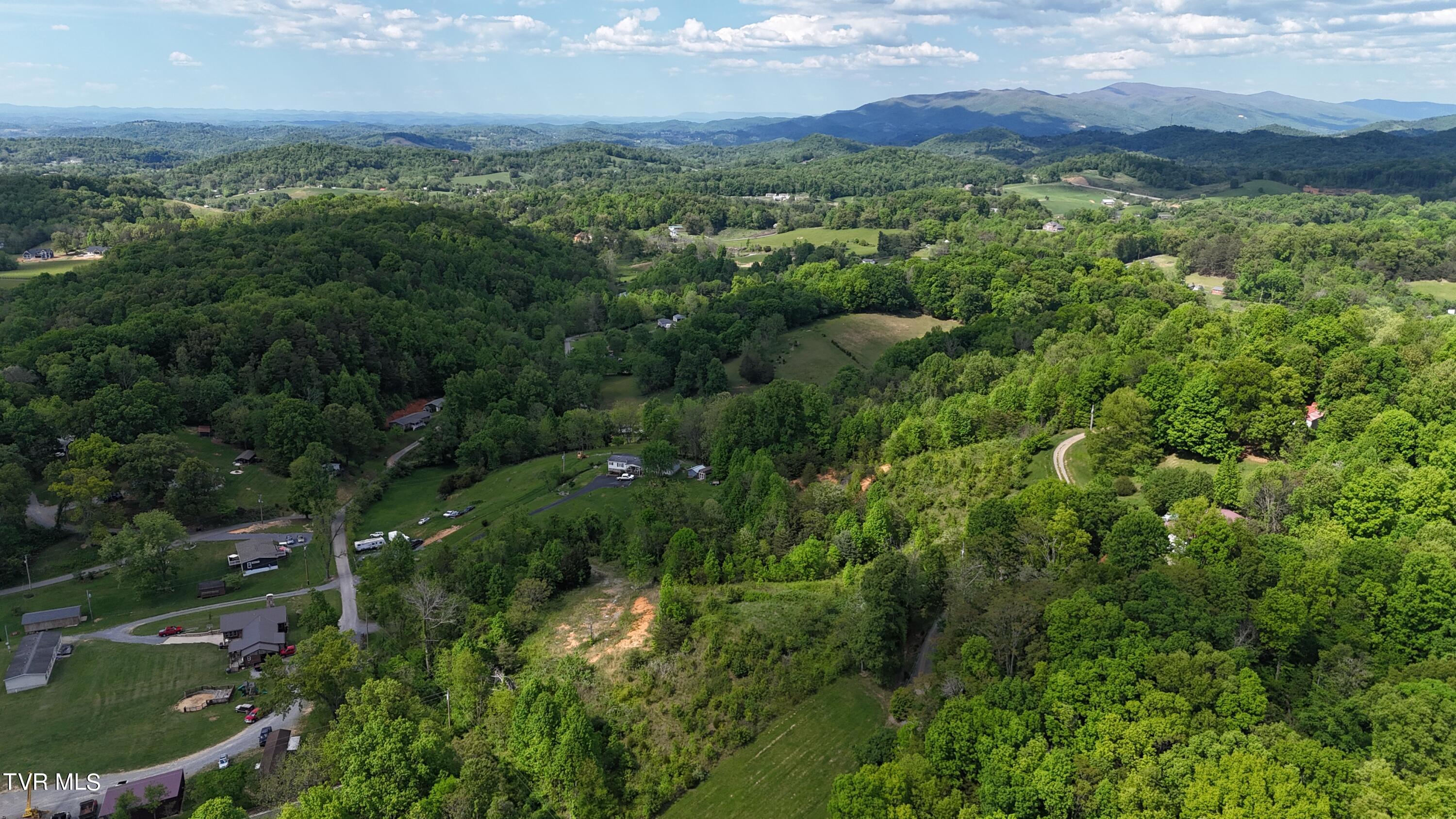 249 Morey Hyder Road Johnson City, TN 37601 - Photo 10 of 22 dji_fly_20240502_155740_0359_17146828777