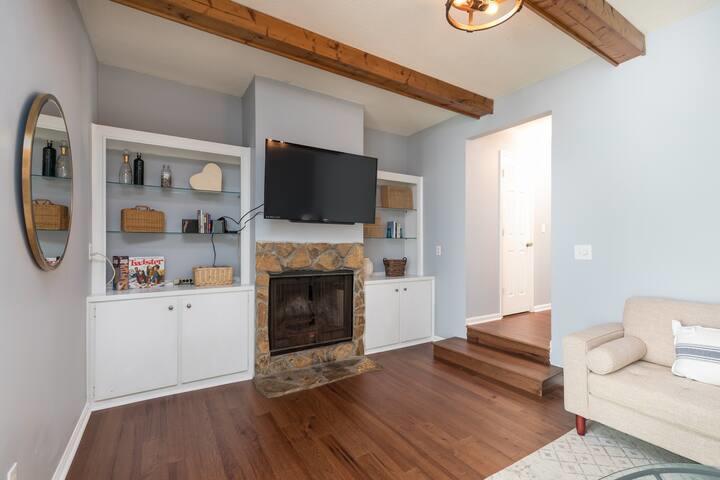 709 Vision Road Mount Pleasant, SC 29464 - Photo 4 of 25 Living Room 3
