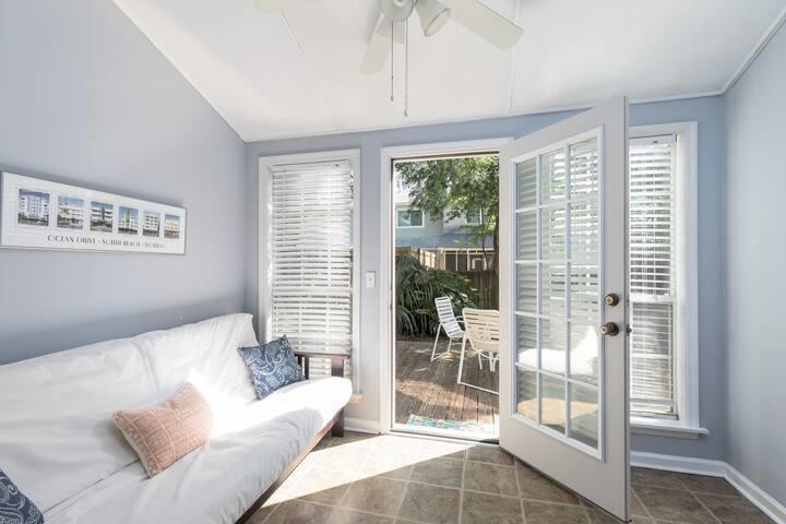 709 Vision Road Mount Pleasant, SC 29464 - Photo 5 of 25 Sunroom