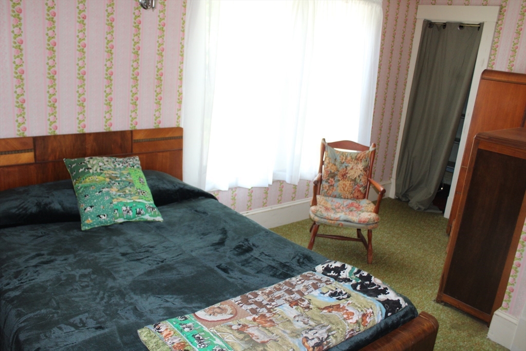 11 West High Street Erving, MA 01344 - Photo 13 of 16 Gallery Image 13