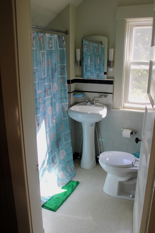 11 West High Street Erving, MA 01344 - Photo 15 of 16 Gallery Image 15