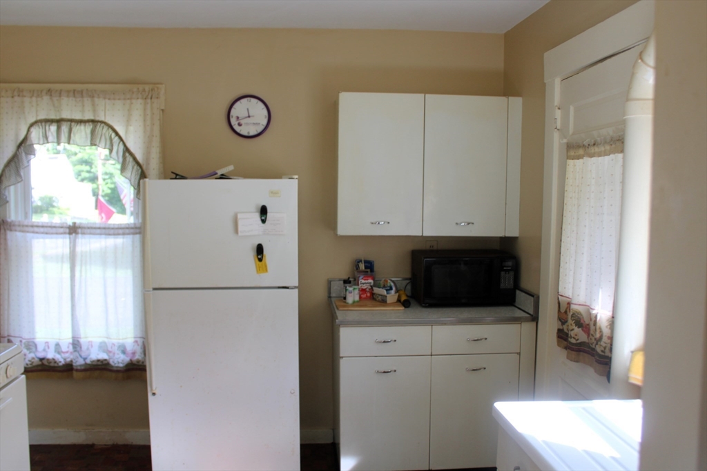 11 West High Street Erving, MA 01344 - Photo 9 of 16 Gallery Image 9