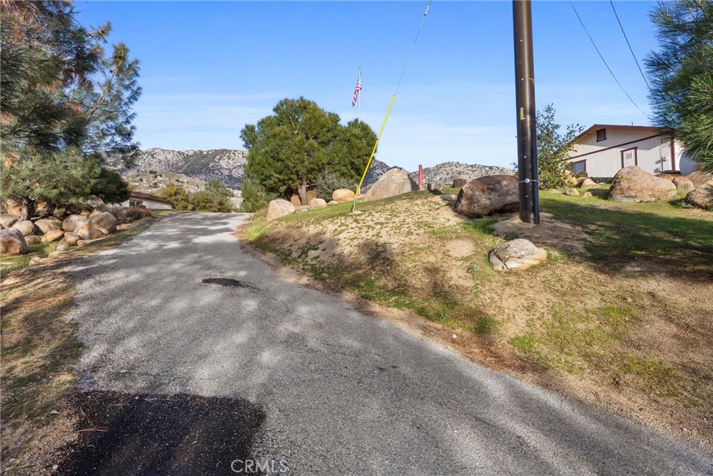 9990 Fay Ranch Road Weldon, CA 93283 - Photo 11 of 51 a view of a yard