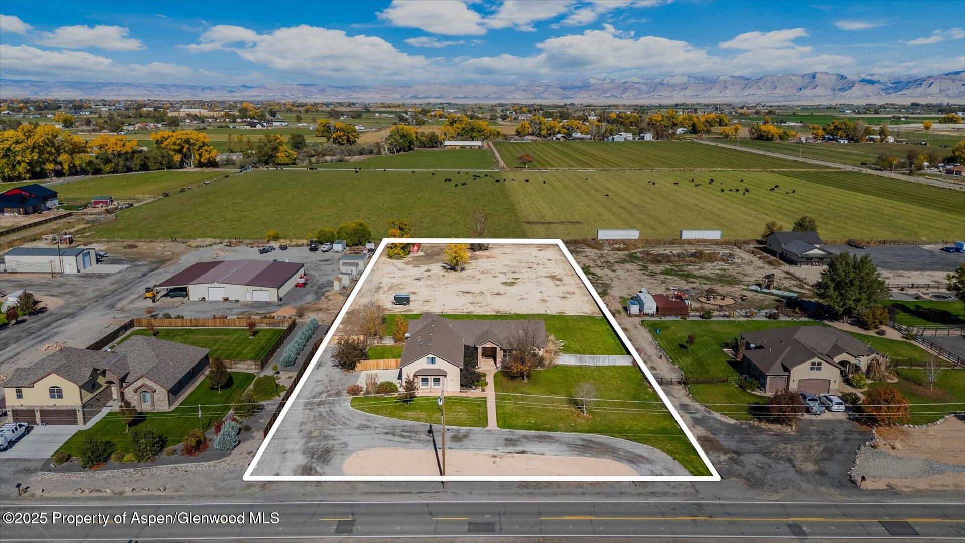 1984 J Road Fruita, CO 81521 - Photo 4 of 40 a view of a city