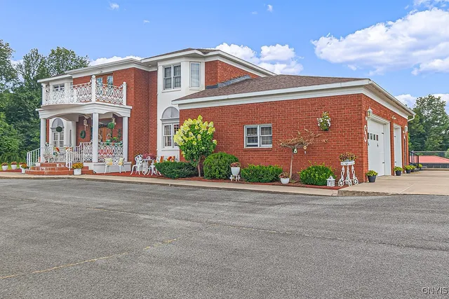 $859,500 | 3053 South Street, Kirkland, NY 13323