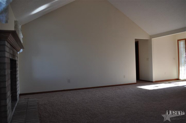 8007 Cooper Point Run Fort Wayne, IN 46835 - Photo 7 of 15 Gallery Image 7