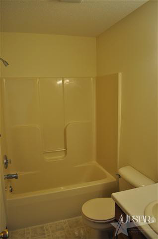8007 Cooper Point Run Fort Wayne, IN 46835 - Photo 9 of 15 Gallery Image 9