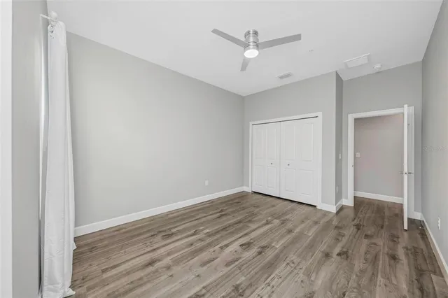 a view of a livingroom with furniture