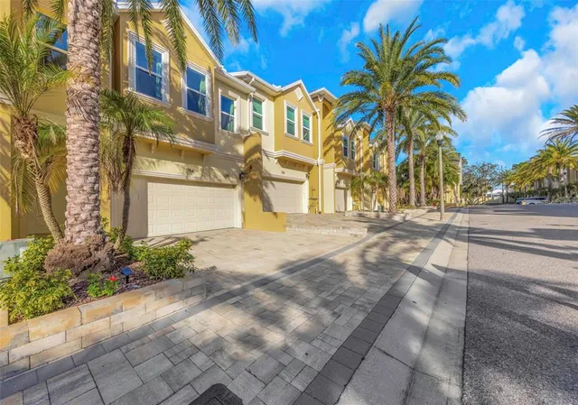 $3,400 | 754 Grand Cypress Lane, Tarpon Springs, FL 34689