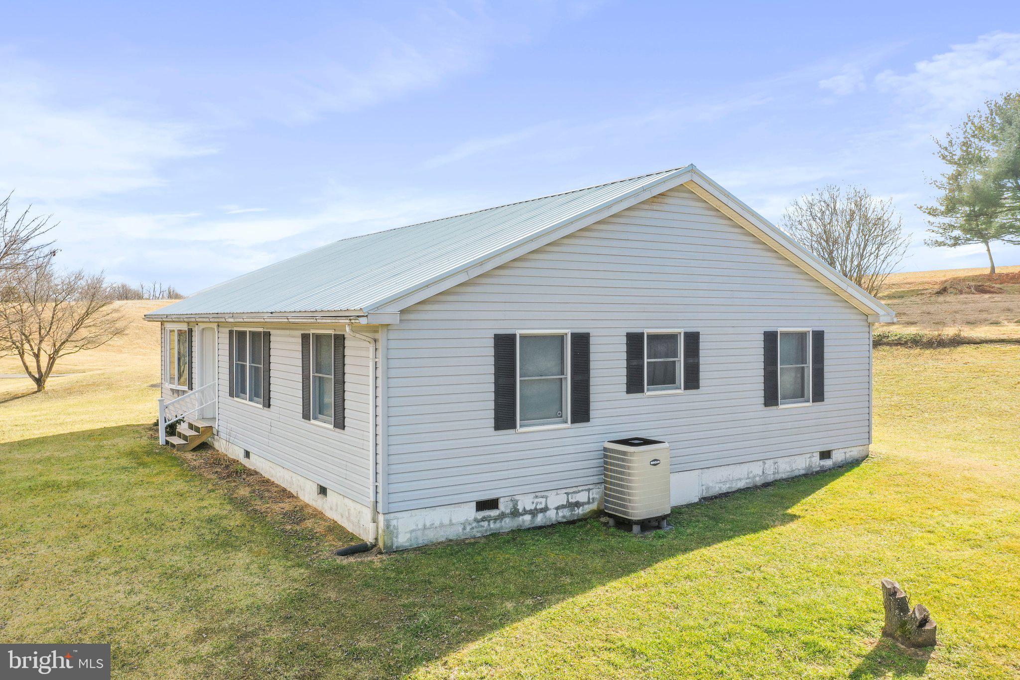 11756 Walnut Point Road Hagerstown, MD 21740 - Photo 8 of 48 Gallery Image 8