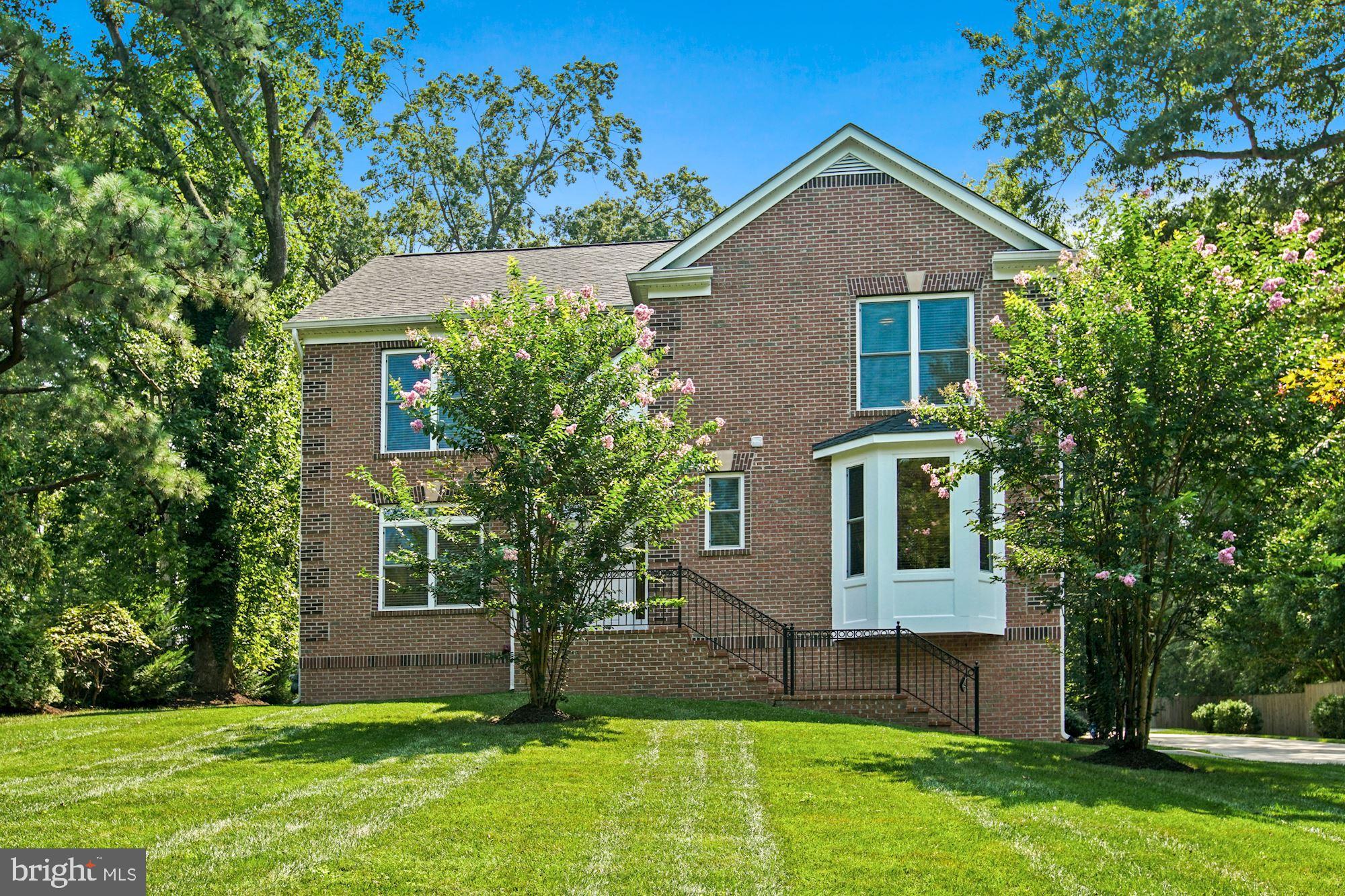 8005 Flint Street Springfield, VA 22153 - Photo 5 of 52