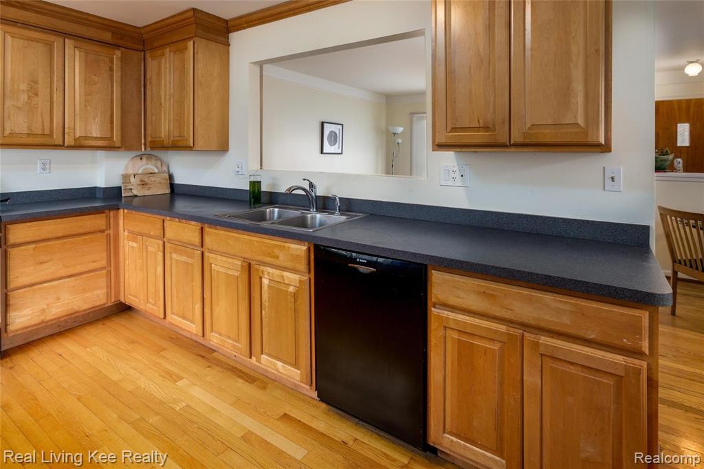 1294 Maple Drive Rochester, MI 48307 - Photo 10 of 20
