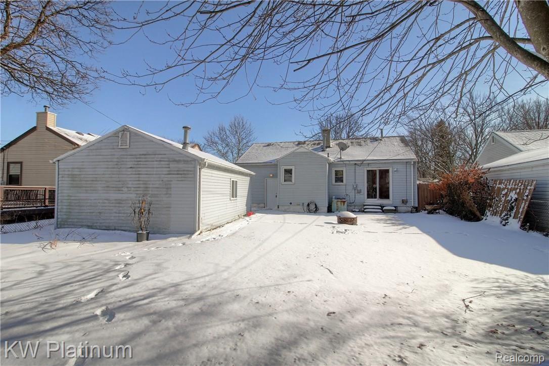 1570 Hampton Road Mount Clemens, MI 48043 - Photo 8 of 30 Backyard.jpg