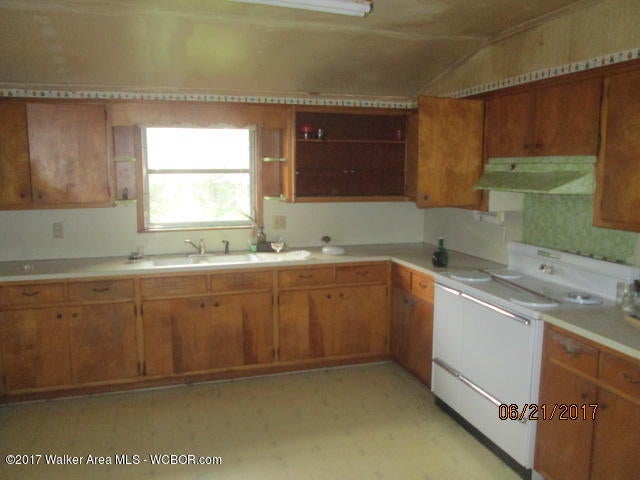 747 3rd Avenue Southwest Hamilton, AL 35570 - Photo 6 of 21 Gallery Image 6