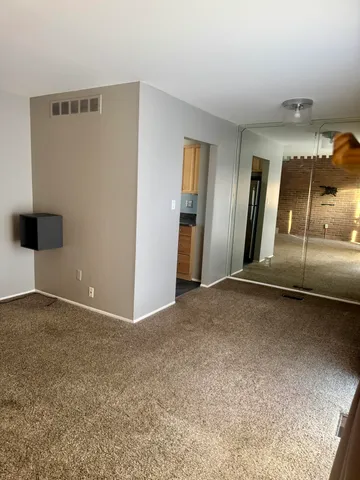 $1,500 | 5065 Crooks Road, Unit 52, Royal Oak, MI 48073