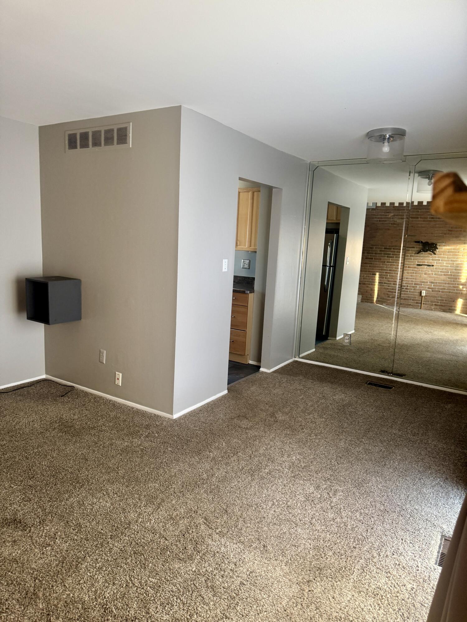 5065 Crooks Road, Unit 52 Royal Oak, MI 48073 - Photo 19 of 20 IMG_2764