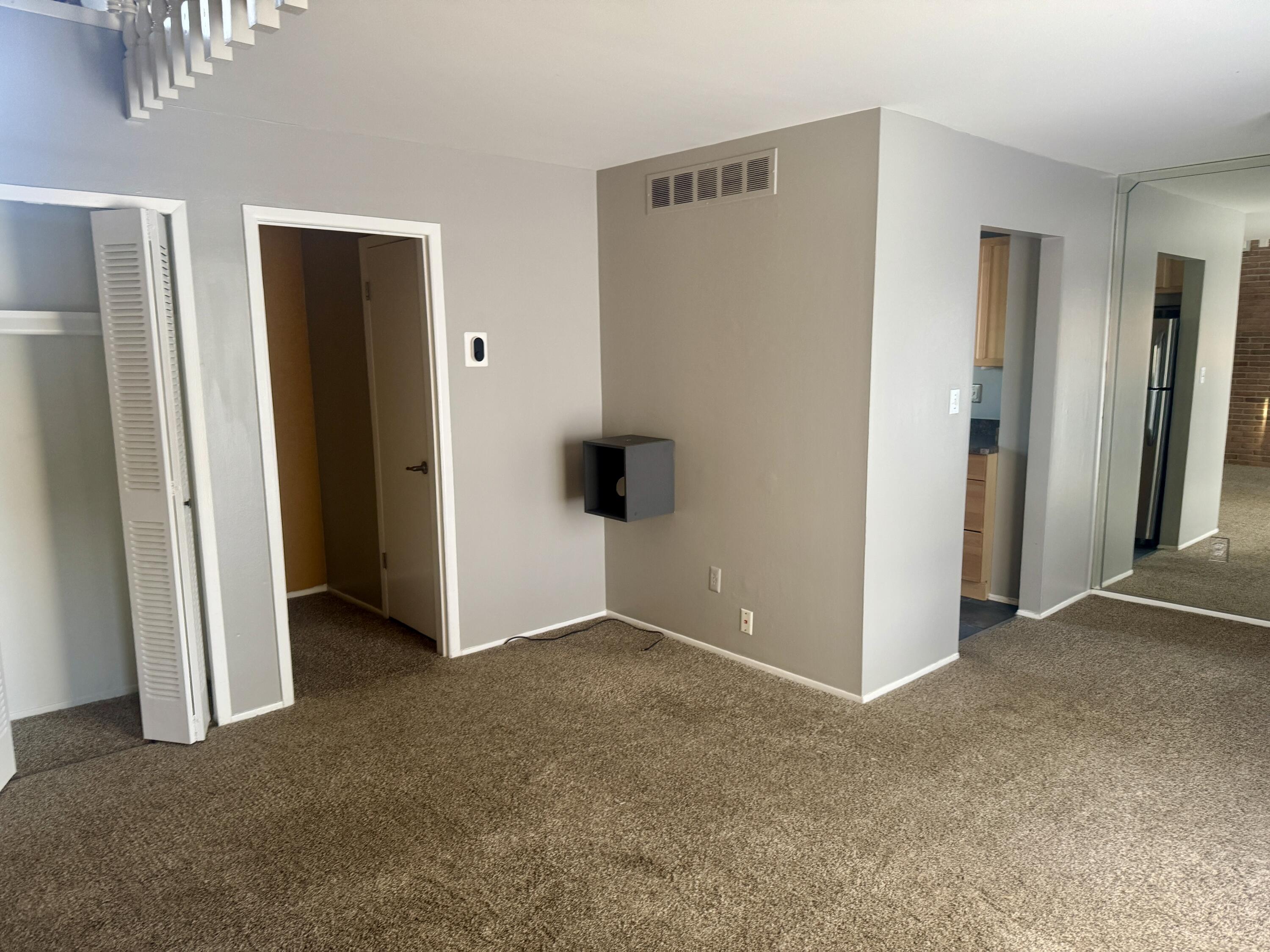 5065 Crooks Road, Unit 52 Royal Oak, MI 48073 - Photo 2 of 20 IMG_2745