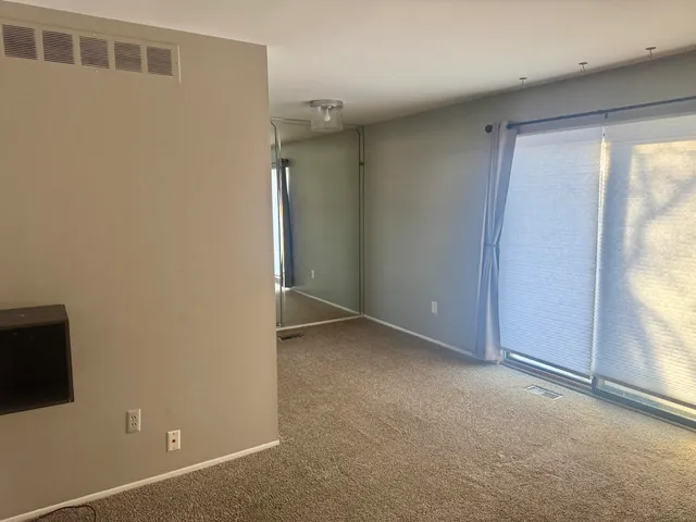 $1,500 | 5065 Crooks Road, Unit 52, Royal Oak, MI 48073