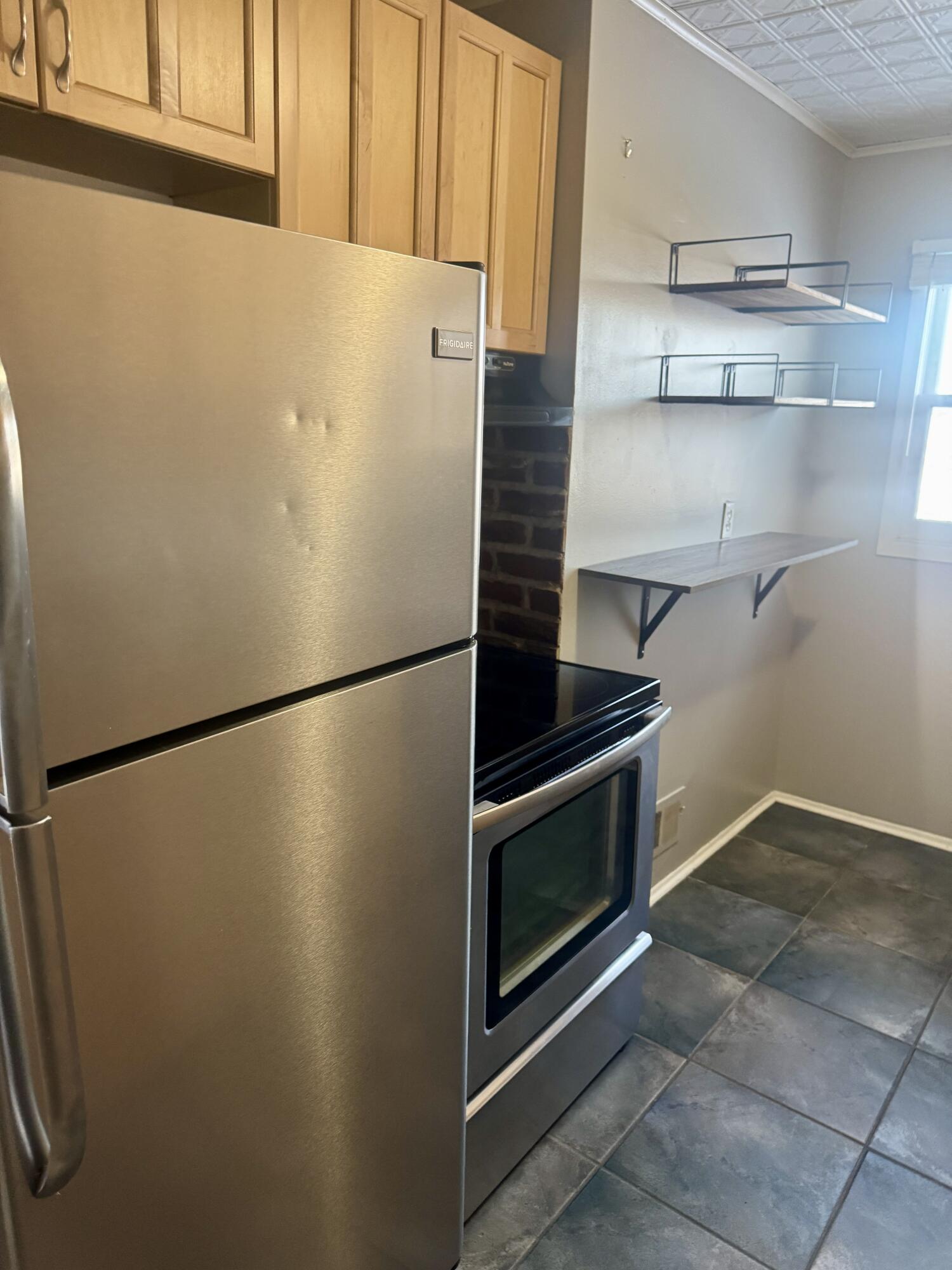 5065 Crooks Road, Unit 52 Royal Oak, MI 48073 - Photo 6 of 20 IMG_2749