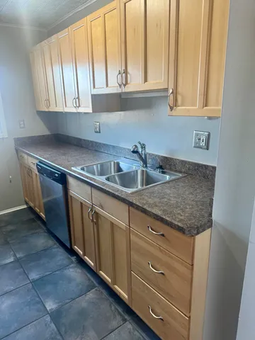 $1,500 | 5065 Crooks Road, Unit 52, Royal Oak, MI 48073