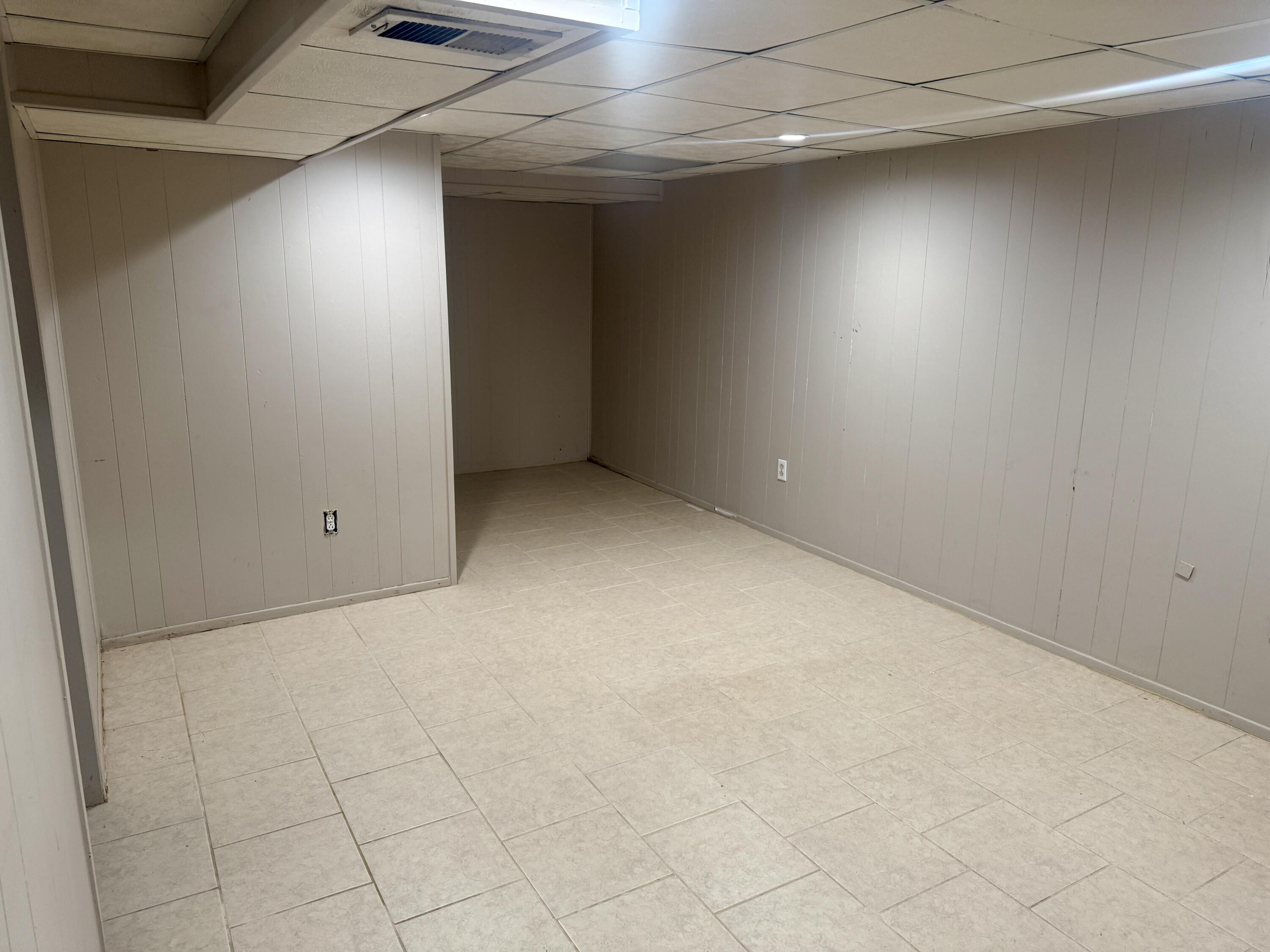 5065 Crooks Road, Unit 52 Royal Oak, MI 48073 - Photo 10 of 20 IMG_2753