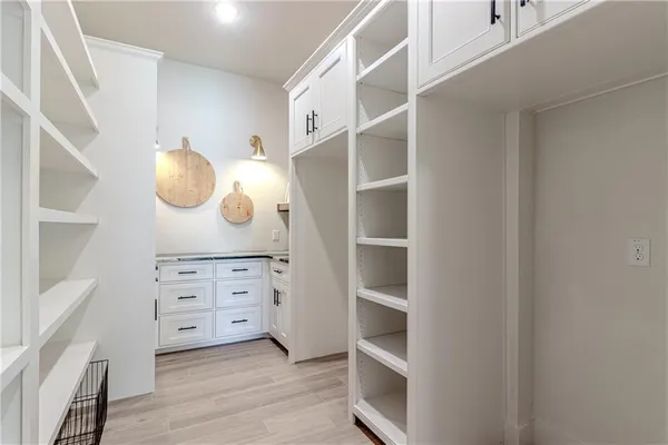 $1,575,000 | 1136 Queen Elizabeth Drive, McGregor, TX 76657