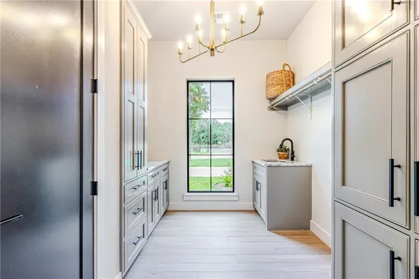 $1,575,000 | 1136 Queen Elizabeth Drive, McGregor, TX 76657