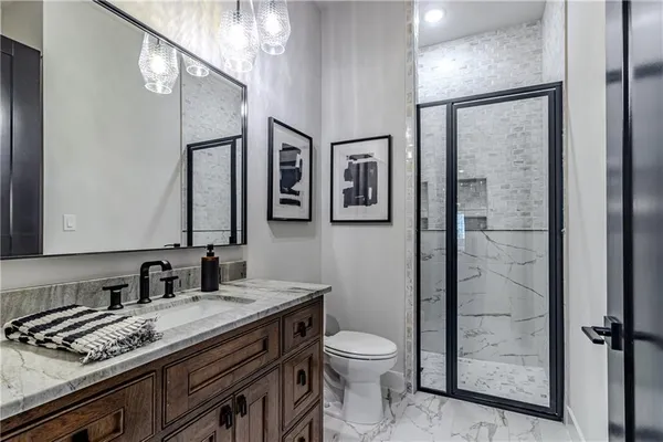 $1,575,000 | 1136 Queen Elizabeth Drive, McGregor, TX 76657