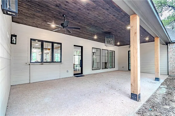$1,575,000 | 1136 Queen Elizabeth Drive, McGregor, TX 76657
