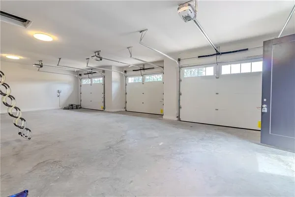 $1,575,000 | 1136 Queen Elizabeth Drive, McGregor, TX 76657
