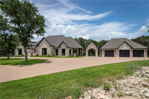 $1,575,000 | 1136 Queen Elizabeth Drive, McGregor, TX 76657